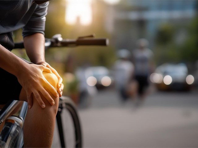 Consejos para prevenir lesiones deportivas en corredores y ciclistas