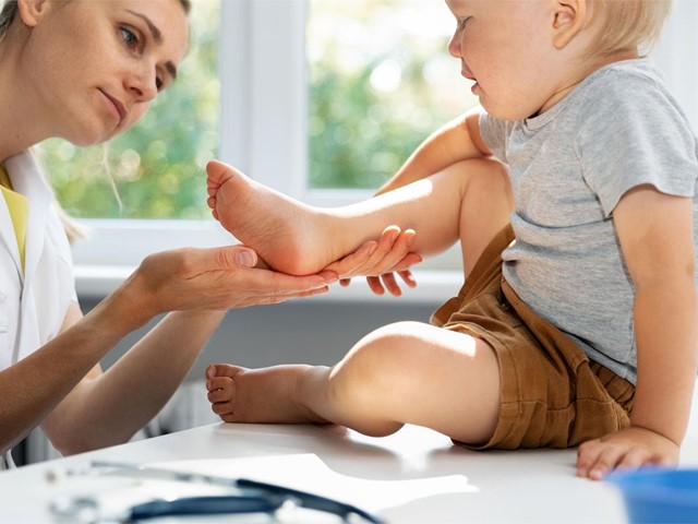 ¿Cuándo debemos llevar a un niño al podólogo?