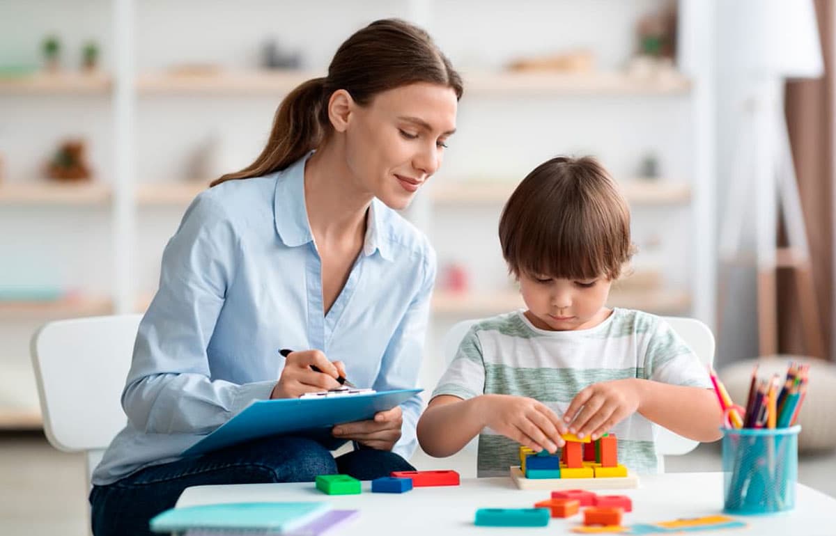 Psicólogos para reeducación escolar en Ourense y Ribadavia