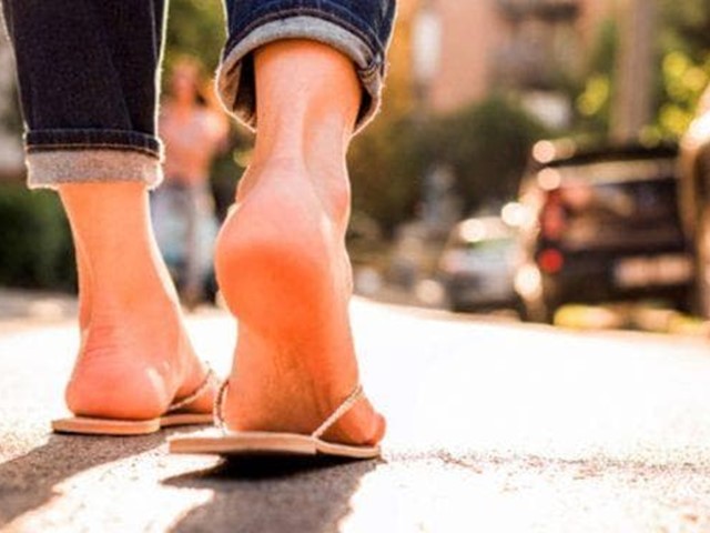 ¿Por qué arrastras los pies al caminar? 